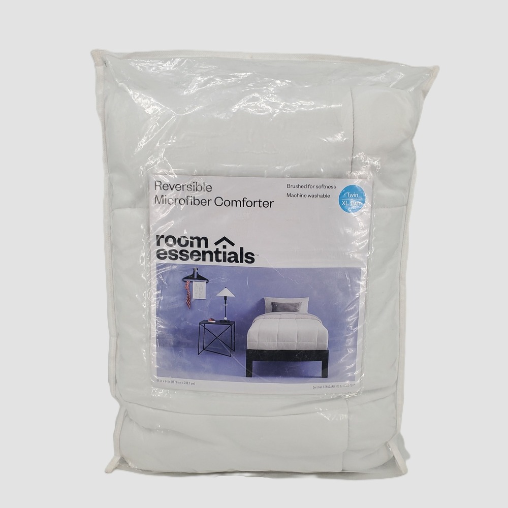 Room Essentials Reversible Microfiber Comforter Twin Twin XL White Gray New‎